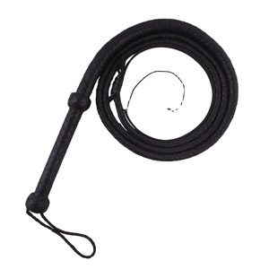 Látigo de Cuero de Alta Calidad Hecho a Mano con Cuero Genuino, Agarre Fuerte, Diseño Flexible y Duradero, Perfecto para Entrenamiento - Product Image 1
