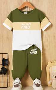 คอกลมผ้าถักโพลีเอสเตอร์ยืดเล็กน้อยพิมพ์ลายแขนปกติแขนสั้นสำหรับเด็กชายและเด็กหญิง - Product Image 5