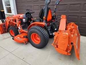 Tracteur Kubota B2601 4x4 neuf/d'occasion avec tondeuse, équipement agricole, livraison rapide, prix avantageux - Product Image 2