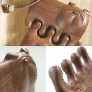 Peigne à dents larges en bois naturel poli artisanal, démêloir pour cheveux, soin du cuir chevel, outil de qualité professionnelle - Product Image 4