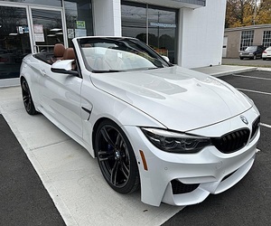 BMW M4 Convertible 2020, Listo para Enviar - Product Image 1