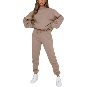 Ensemble de survêtement à capuche Streetwear d'hiver pour femmes doux 100% coton polaire tissu confortable pour les entraînements et les voyages - Product Image 1