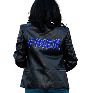 Chaqueta de motorista más fina con texto bordado en negrita para el estilo de hermandad Edgy y declaraciones de moda de la vida griega - Product Image 4