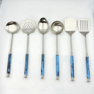 Ensemble de cuisine de luxe avec support, ensemble de 6 avec poignée en résine, finition polie en acier inoxydable pour une utilisation en cuisine - Product Image 4