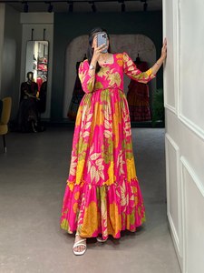 ชุด anarkali ผ้าไหมพิมพ์ลายดอกไม้ออกแบบล่าสุดเสื้อผ้าอินเดียและปากีสถาน - Product Image 3