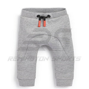 Conjunto de chándal para niños | Sudadera de manga larga con cuello redondo y pantalón de chándal de ajuste regular Conjunto de 2 piezas de chándal para niños - Product Image 3