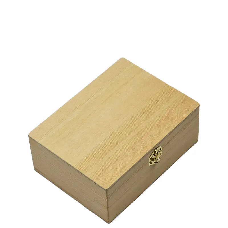 Pequeña caja de madera