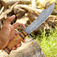 Couteau de chasse en acier damas avec poignée ergonomique et gaine résistante aux intempéries couteau de chasse tactique extérieur