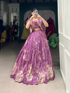 Vêtements occasionnels Tussar soie avec imprimé floral Lehenga Choli femme fabricant de mode et fournisseur de l'Inde - Product Image 2