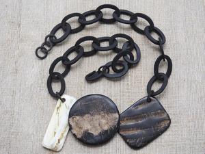 Collar de Lujo Hecho a Mano con Cuerno de Búfalo, Joyería Natural y Sostenible para Mujer, Alta Calidad - Product Image 2