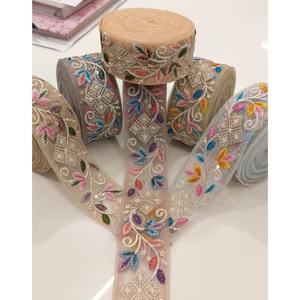 Tela de encaje bordado de red suave para saris, lehengas y vestidos, proveedor mayorista con soporte de Envío Mundial - Product Image 5