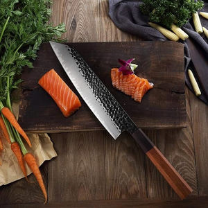 Couteau de cuisine professionnel fait main sur mesure Santoku japonais multifonctionnel lame damas en acier au carbone manche en bois forgé à la main - Product Image 5