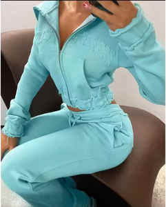 Chándal liso de fabricante personalizado lavado ácido desgastado con cremallera recortada con capucha y pantalones de chándal apilados conjunto de chándal para mujer - Product Image 1