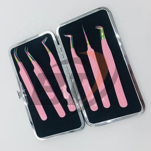 Pince à épiler d'extension de cils professionnelle rose bébé avec logo personnalisé cils pointus en acier durable à prise solide testés à la main - Product Image 5