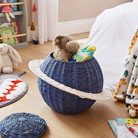 Adorable panier pour enfant en jacinthe d'eau tressée à la main pour le rangement des jouets et la décoration de la chambre d'enfant
