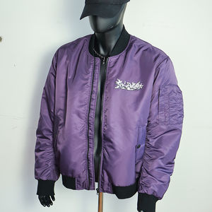 Chaqueta de bombardero personalizada de satén para hombre de béisbol universitario con bordado personalizado para hombre - Product Image 4