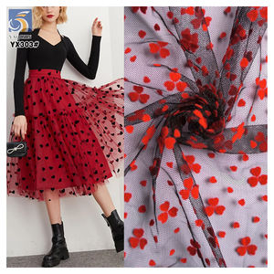 Tulle YX303, style tendance, tissu <span class=keywords><strong>en</strong></span> nylon, <span class=keywords><strong>maille</strong></span> floquée, cœur rouge, tulle floqué rouge pour sous-vêtements - Product Image 1