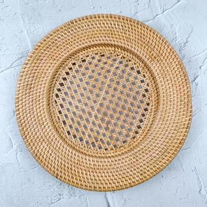 Plateau rond en rotin et coquillages écologiques, accessoire de décoration et de service pour les fêtes - Product Image 1