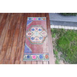 Alfombra Turca Vintage de 1.4x3.4 pies (42x104 cm), Alfombra de Lana Roja Ombré - Product Image 1