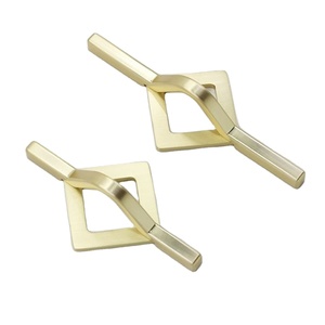 Manija de puerta de calidad superior disponible en varios tamaños y en múltiples acabados utilizados en puertas y ventanas de lujo en el hogar y las oficinas. - Product Image 1