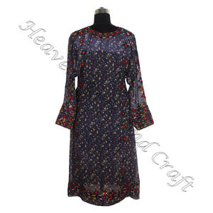 Véritable robe Balochi brodée main Kuchi Banjara collection de robes balochi banjara vintage brodées à la main vraies vieilles afghanes - Product Image 4