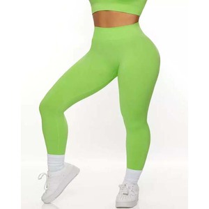 Leggings Casuales para Mujer, Cintura Media, Sin Costuras, Hasta la Rodilla, Verdes, Transpirables, Antibacterianos, con Logotipo Personalizado, para Gimnasio y Fitness - Product Image 1