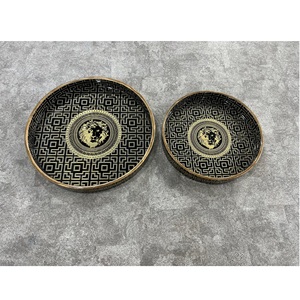 Plateau de service en bois poli avec bords surélevés pour hôtel, restaurant et usage domestique de style classique indien. - Product Image 2