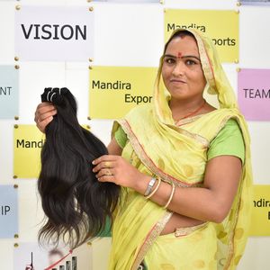 Wholesale Natural Single Donor Hair <b>Raw</b> Silky <b>Black</b> Color Bundles Straight Long Vendor Indian Temple Human Hair Extensions - Product Image 4