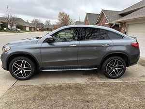 เมอร์เซเดส-เบนซ์ GLE43 คูเป้ ปี 2017 เทอร์โบ 8 สปีด 8 สูบ ขับเคลื่อนสี่ล้อ เกียร์อัตโนมัติ ภายในสีอ่อน เบาะหนัง ล้อแม็ก R20 ระบบควบคุมความเร็วอัตโนมัติแบบแปรผัน (ACC) หลังคาพาโนรามิก - Product Image 4