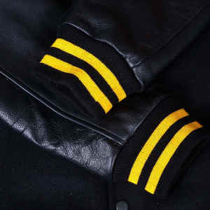 Veste universitaire de qualité supérieure, style lettreman, avec corps en laine, manches en cuir, doublure chaude, idéale pour les sports universitaires et le streetwear - Product Image 6