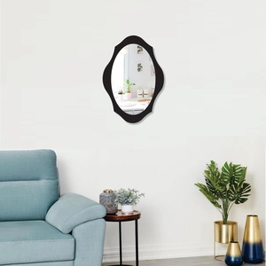 Miroir mural avec cadre en bois de qualité à l'exportation pour décoration de salle de bain avec emballage personnalisé disponible à un prix abordable - Product Image 4