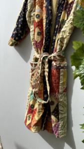 Chaqueta Kantha de Algodón Ecológico Acolchada con Múltiples Apliques de Retazos Hecha a Mano en India para Mujer, Transpirable, Venta al por Mayor - Product Image 4