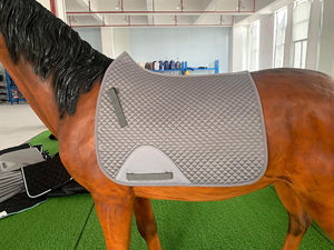 Sudadero de Cuero Multiusos de Primera Calidad, Cómodo para Caballos, Diseño Ecuestre Inglés, Costuras de Diseño, Sudadero Personalizado de Poliéster - Product Image 2