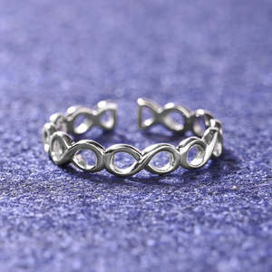 Anillo de Plata de Ley 925 CLARA con Diamante Infinito Ajustable, Gema Moderna para Mujer, para Regalo de Boda, Compromiso o Fiesta - Product Image 2