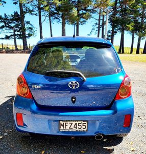 Toyota Vitz usado muy limpio a la venta - Product Image 2