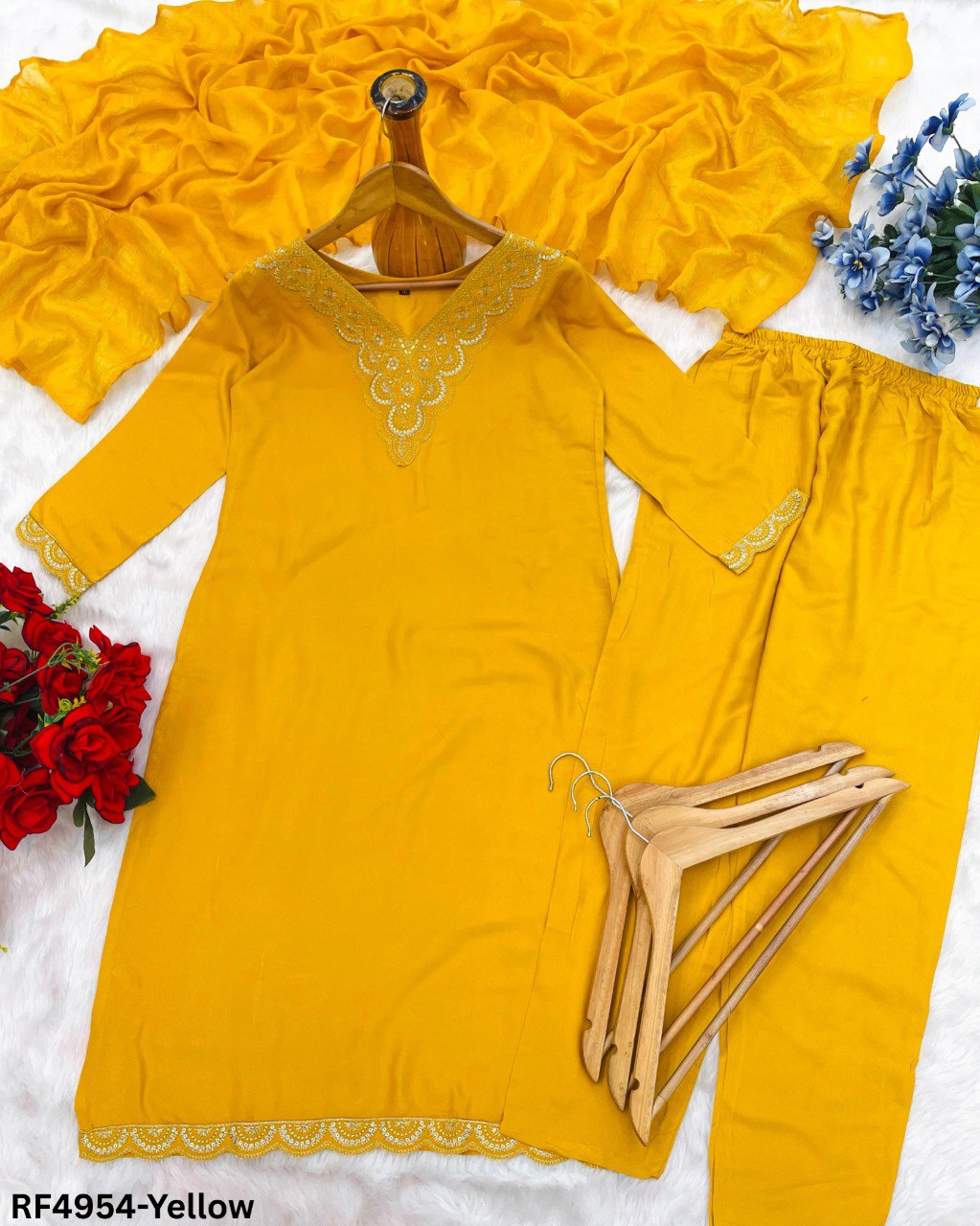 สีเหลือง