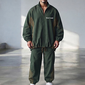 Conjunto de Sudadera con Capucha y Pantalones Deportivos de Alta Calidad, 100% Nailon, Corte Holgado, Cierre de Cremallera, Parte Inferior con Puños, Resistente al Viento y al Agua, Ligero - Product Image 4