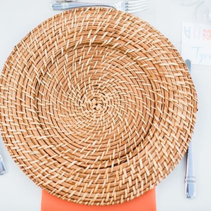 Vaisselle décorative de plat rond naturel fait à la main en gros de chargeur de rotin durable pour la ressource et l'approvisionnement d'hôtel - Product Image 4