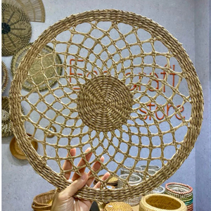 Vente en gros Nouveau design Napperon en jonc de mer Paille Tenture murale Décor Assiette à motifs pour service de nourriture et mariage fabriqué au Viet Nam - Product Image 3