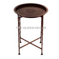 Table d'extrémité en laiton feuille de lotus avec finition dorée utilisée pour le salon Table d'appoint de meubles contemporains au design de luxe