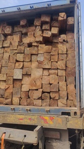 Troncos de madera aserrada de alta densidad para compradores globales - Product Image 4