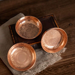 Bol de service traditionnel en cuivre avec détails artistiques apportant style patrimonial et élégance à chaque salle à manger - Product Image 1