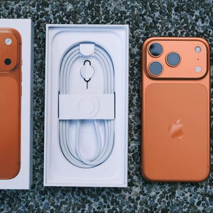 iPhone 17 Pro Max et 17 Air 100 % Neufs et Originaux Apple, Écran 6,9 pouces, Stockage 512 Go/1 To, Capteur d'Empreintes Digitales, Smartphone 5G Double SIM - Product Image 1