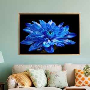 Impression sur toile de fleurs bleues élégantes : Art mural botanique personnalisé, 1P : encadré doré - Product Image 1