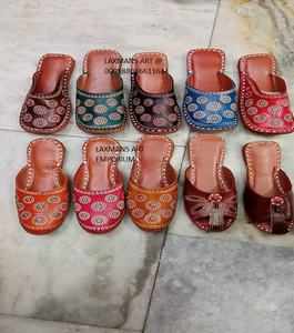 Nuevos zapatos casuales de cuero impresos zapatos hippie de cuero zapatos casuales de cuero kolhapuri zapatos de moda de cuero - Product Image 1