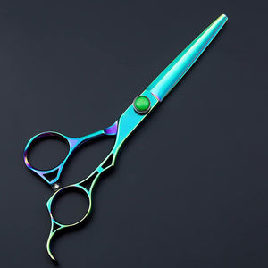 Offre Spéciale Ciseaux de coiffeur en acier inoxydable de haute qualité sur mesure Lame droite colorée Pointe pointue Outil de coupe de cheveux en gros - Product Image 4