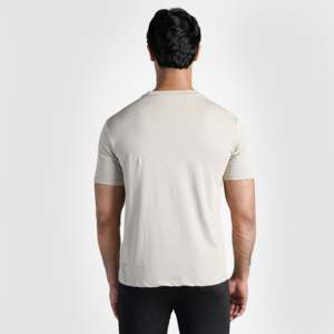 เสื้อยืดชายสีเบจใส่ได้ตลอดวัน - Product Image 2