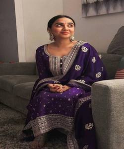 Robe en georgette de style Flair pour l'Aïd avec broderie de fil et élégante Dupatta kurta - Product Image 3