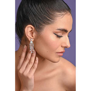 Boucles d'oreilles pendantes Clara en argent sterling 925 avec placage or 18 carats, pendentif Shiza en forme de fleur - Product Image 4