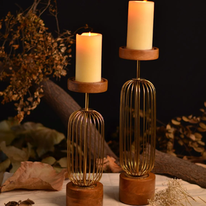 Bougeoir cuboïde indien fait à la main au design antique pour les fêtes de mariage et la décoration de Noël Lanterne de table de l'Inde - Product Image 2